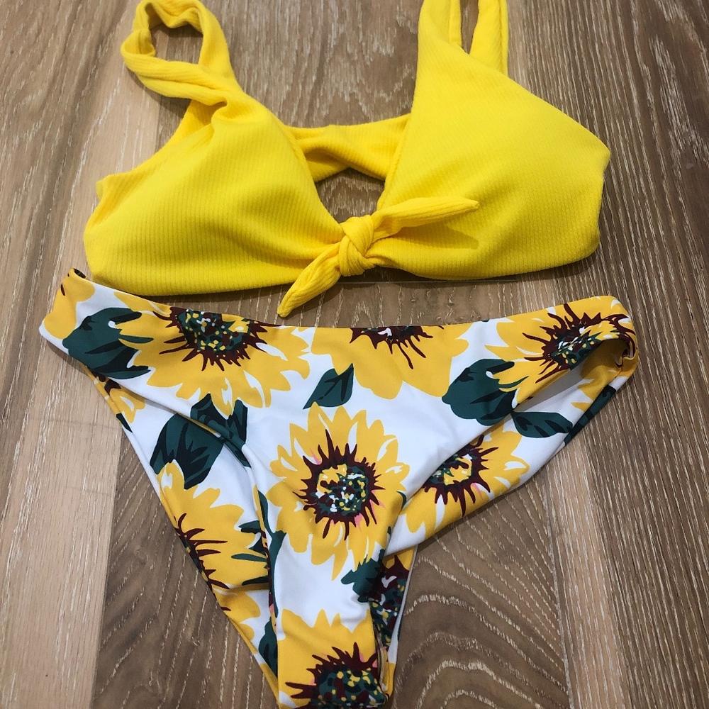 Cute sunflower bikini